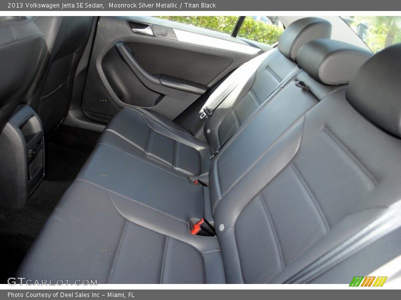 Moonrock Silver Metallic / Titan Black 2013 Volkswagen Jetta SE Sedan