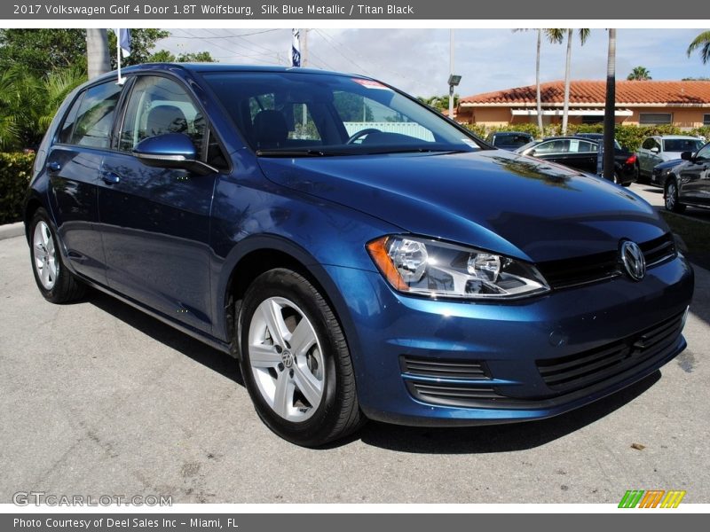 Front 3/4 View of 2017 Golf 4 Door 1.8T Wolfsburg