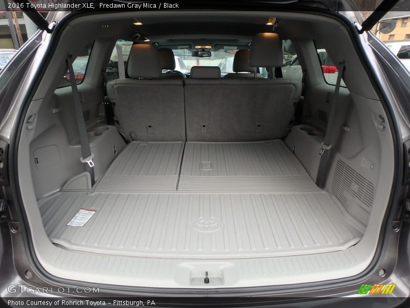 Predawn Gray Mica / Black 2016 Toyota Highlander XLE