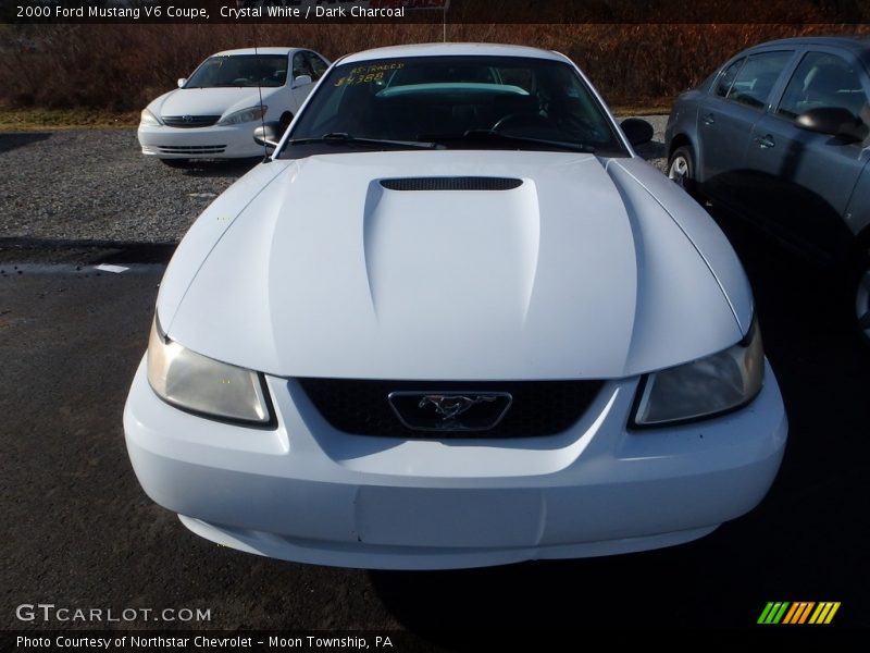 Crystal White / Dark Charcoal 2000 Ford Mustang V6 Coupe