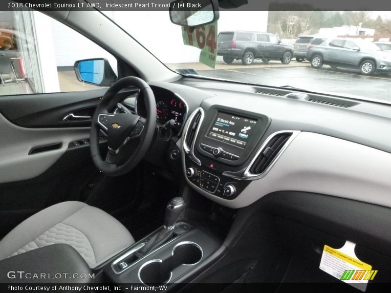 Iridescent Pearl Tricoat / Jet Black 2018 Chevrolet Equinox LT AWD