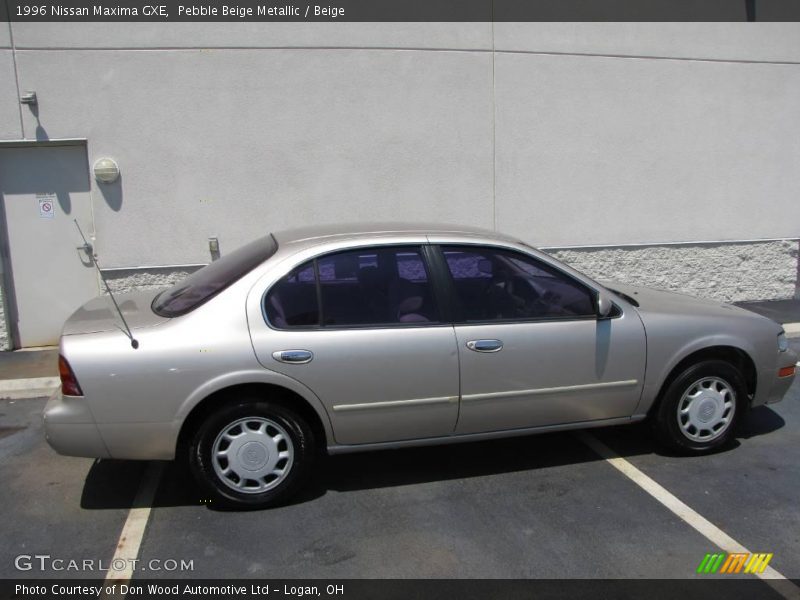 Pebble Beige Metallic / Beige 1996 Nissan Maxima GXE