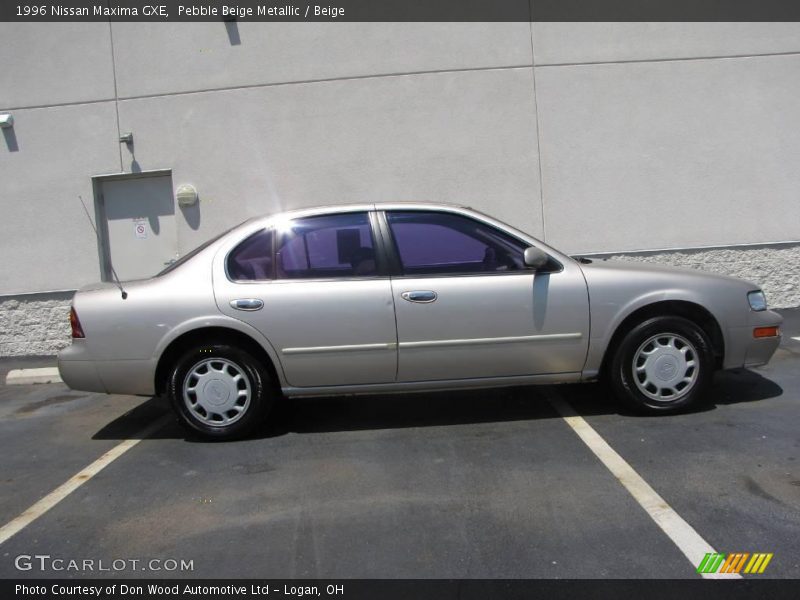Pebble Beige Metallic / Beige 1996 Nissan Maxima GXE