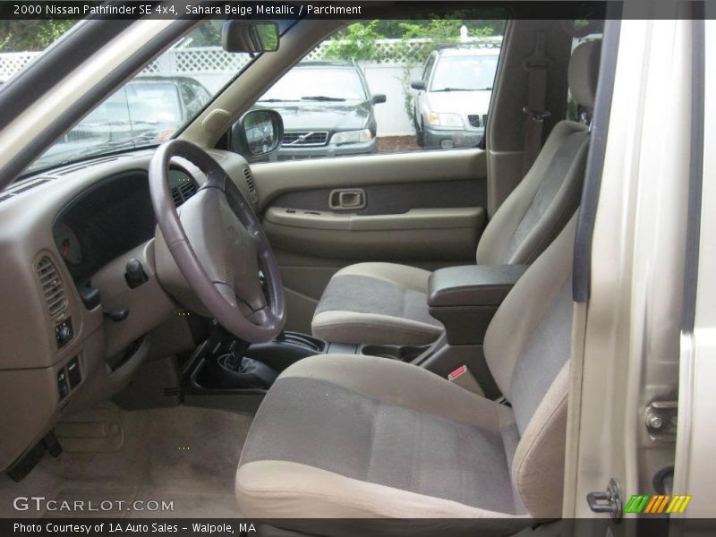 Sahara Beige Metallic / Parchment 2000 Nissan Pathfinder SE 4x4