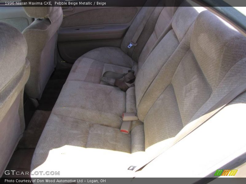 Pebble Beige Metallic / Beige 1996 Nissan Maxima GXE