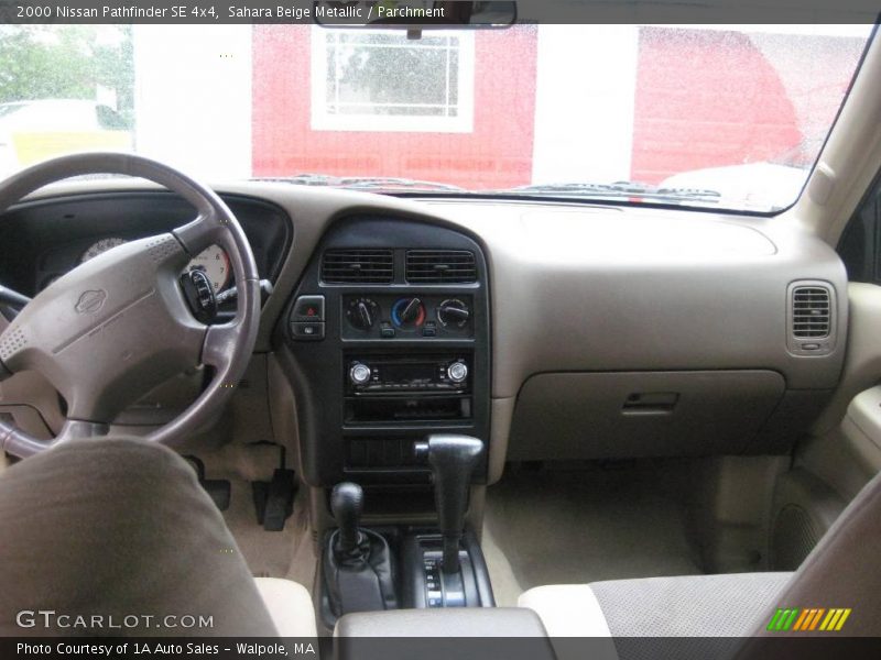 Sahara Beige Metallic / Parchment 2000 Nissan Pathfinder SE 4x4