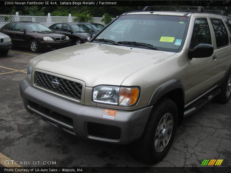 Sahara Beige Metallic / Parchment 2000 Nissan Pathfinder SE 4x4