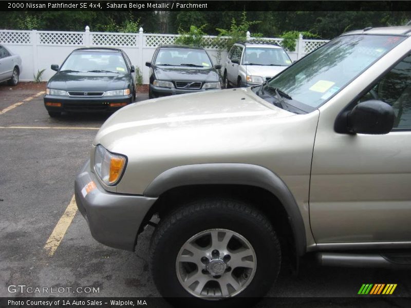 Sahara Beige Metallic / Parchment 2000 Nissan Pathfinder SE 4x4