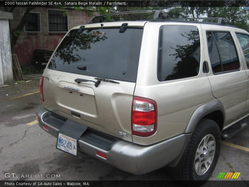 Sahara Beige Metallic / Parchment 2000 Nissan Pathfinder SE 4x4
