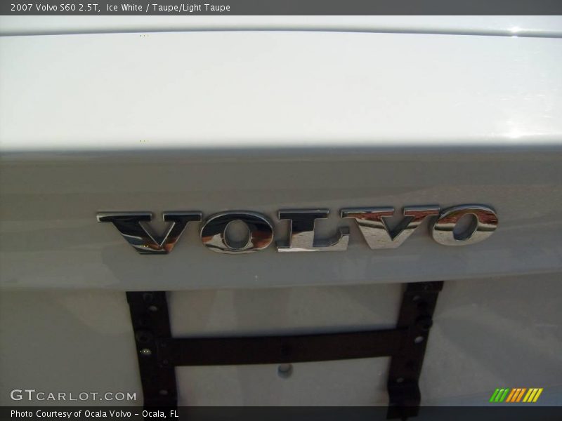Ice White / Taupe/Light Taupe 2007 Volvo S60 2.5T