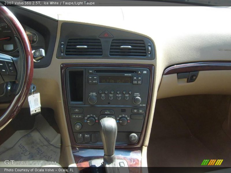 Ice White / Taupe/Light Taupe 2007 Volvo S60 2.5T