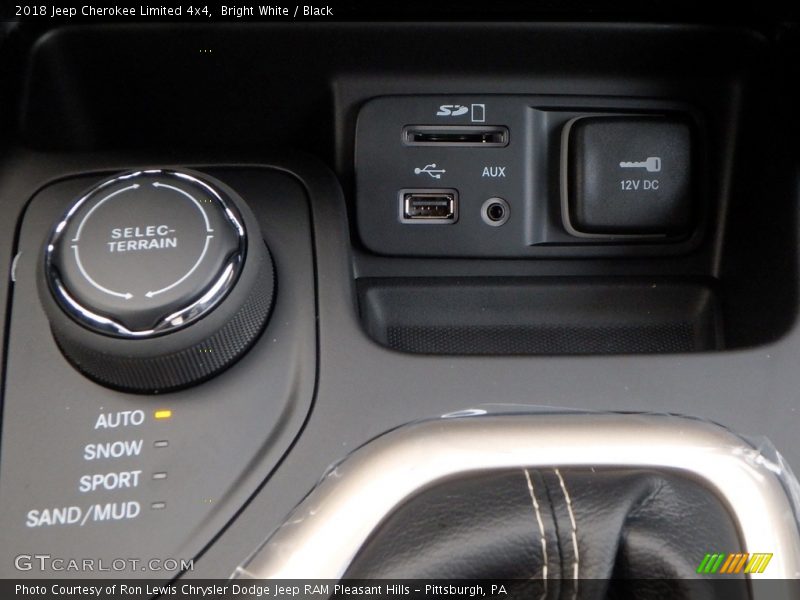 Bright White / Black 2018 Jeep Cherokee Limited 4x4