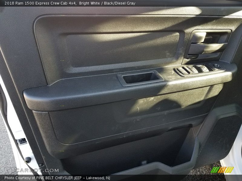 Bright White / Black/Diesel Gray 2018 Ram 1500 Express Crew Cab 4x4