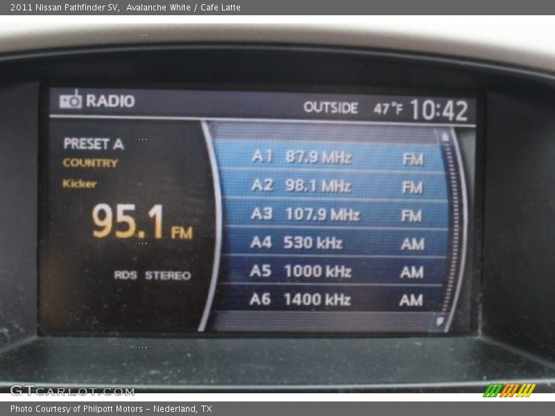 Avalanche White / Cafe Latte 2011 Nissan Pathfinder SV