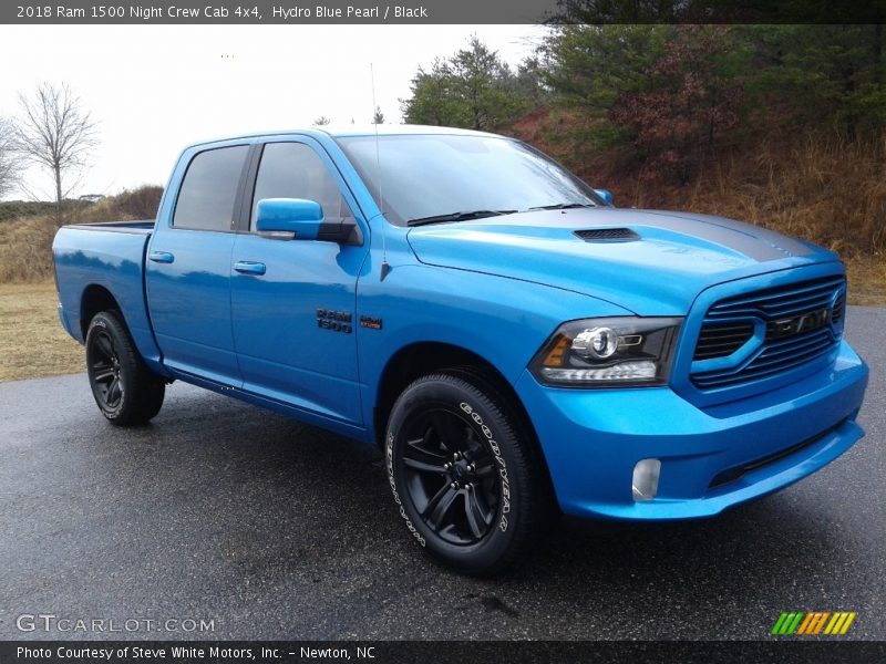 Front 3/4 View of 2018 1500 Night Crew Cab 4x4