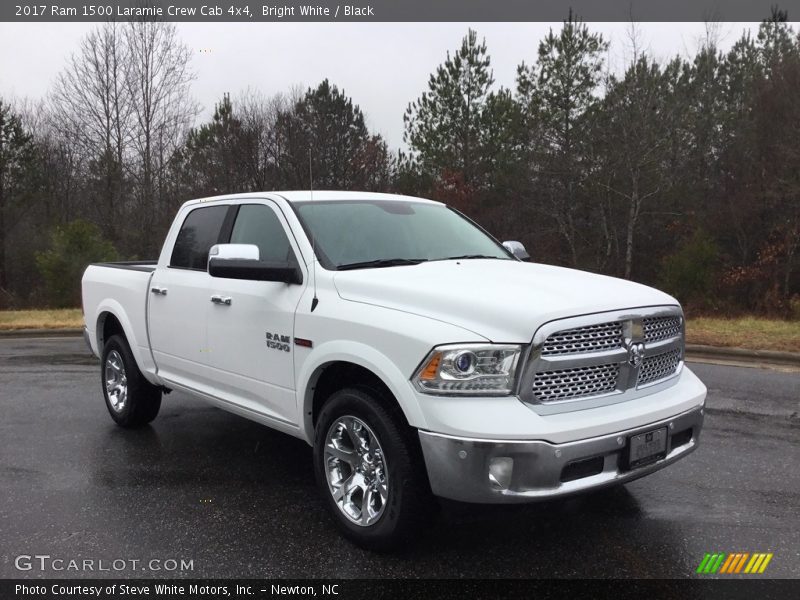 Bright White / Black 2017 Ram 1500 Laramie Crew Cab 4x4