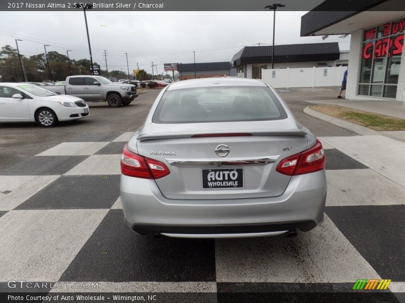 Brilliant Silver / Charcoal 2017 Nissan Altima 2.5 SV