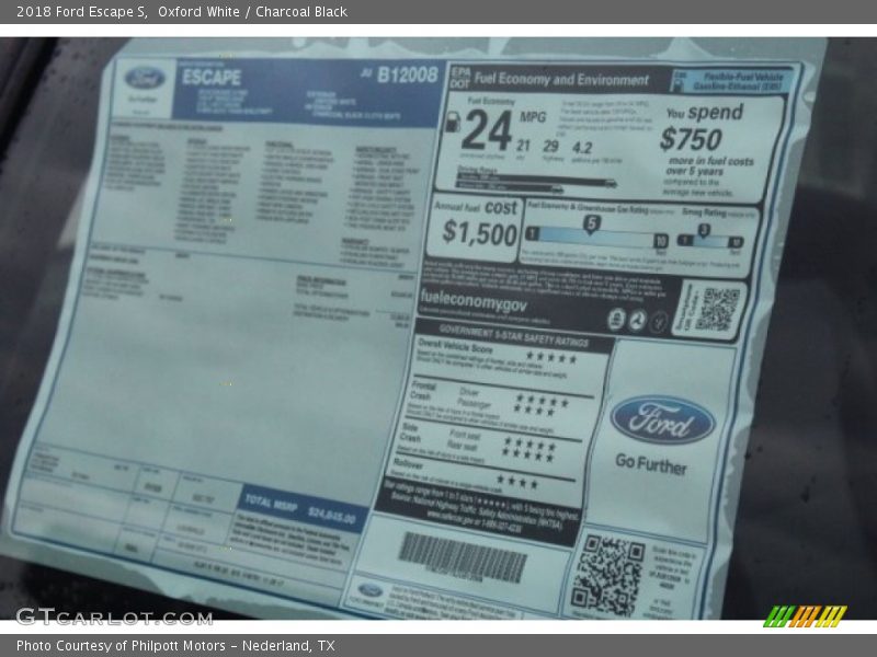 Oxford White / Charcoal Black 2018 Ford Escape S