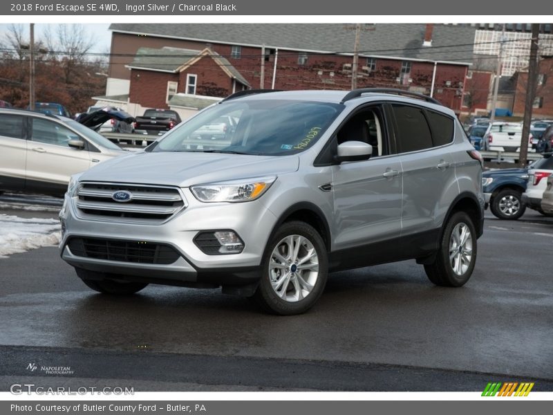 Ingot Silver / Charcoal Black 2018 Ford Escape SE 4WD