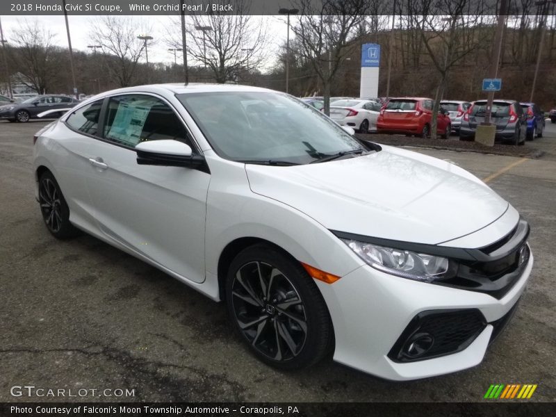 Front 3/4 View of 2018 Civic Si Coupe