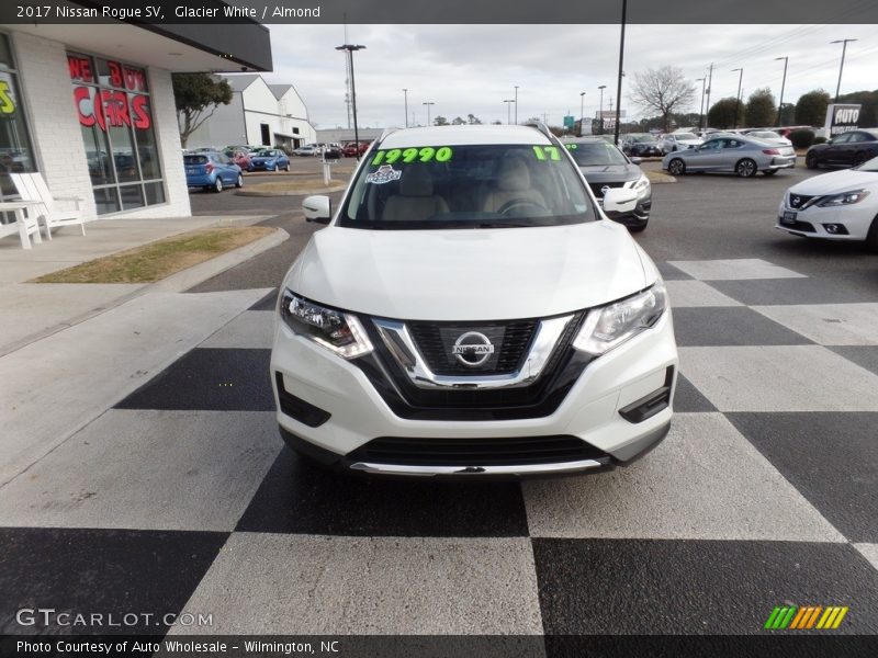 Glacier White / Almond 2017 Nissan Rogue SV