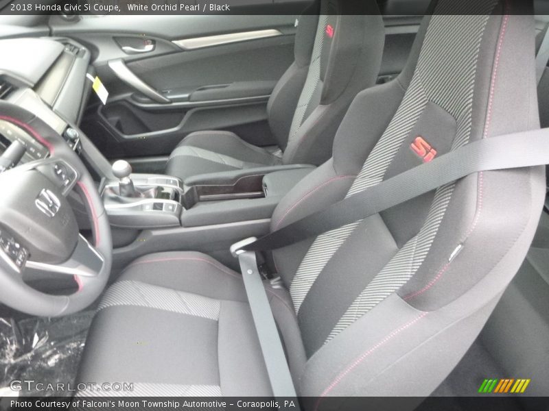 Front Seat of 2018 Civic Si Coupe