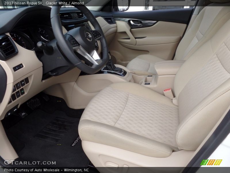 Glacier White / Almond 2017 Nissan Rogue SV