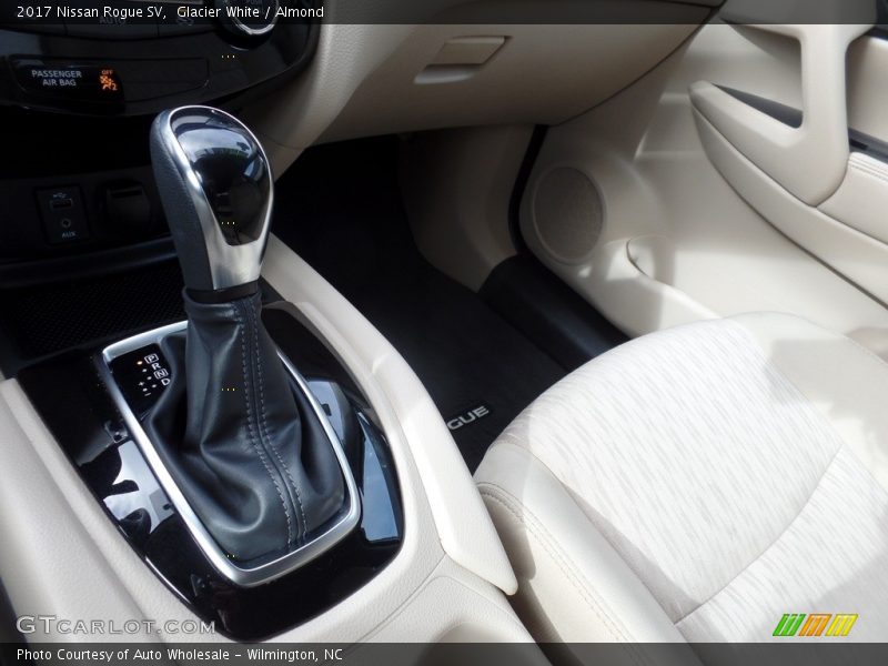 Glacier White / Almond 2017 Nissan Rogue SV