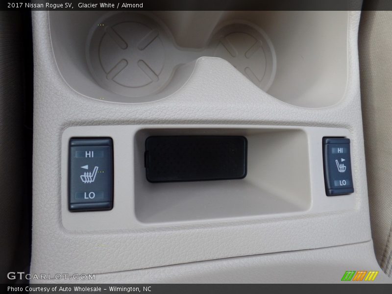 Glacier White / Almond 2017 Nissan Rogue SV