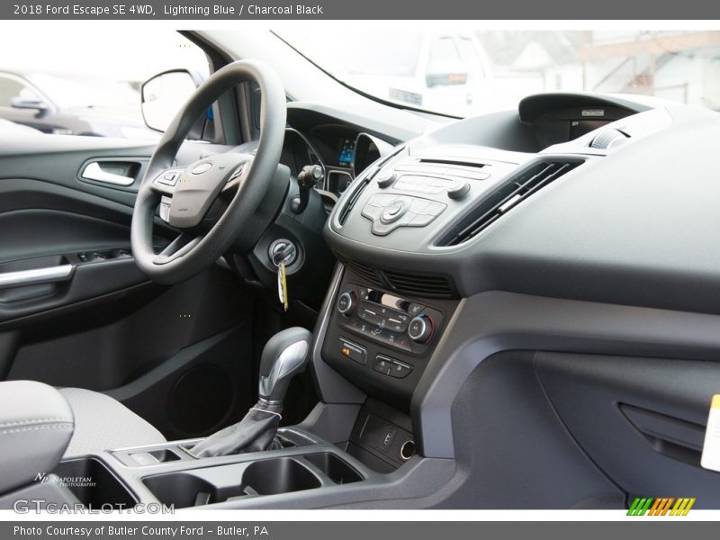 Lightning Blue / Charcoal Black 2018 Ford Escape SE 4WD