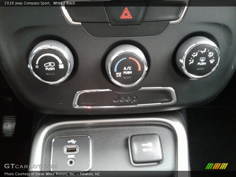 White / Black 2018 Jeep Compass Sport