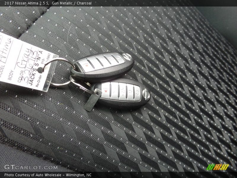 Gun Metallic / Charcoal 2017 Nissan Altima 2.5 S