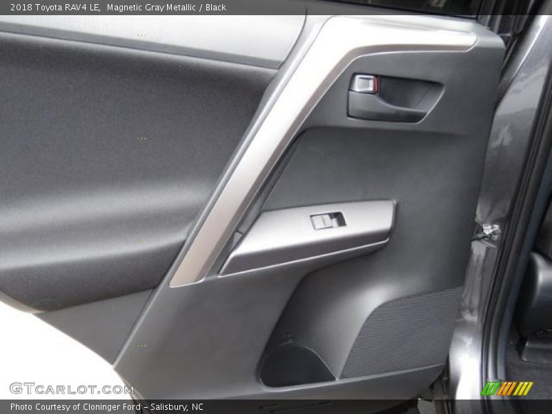 Magnetic Gray Metallic / Black 2018 Toyota RAV4 LE