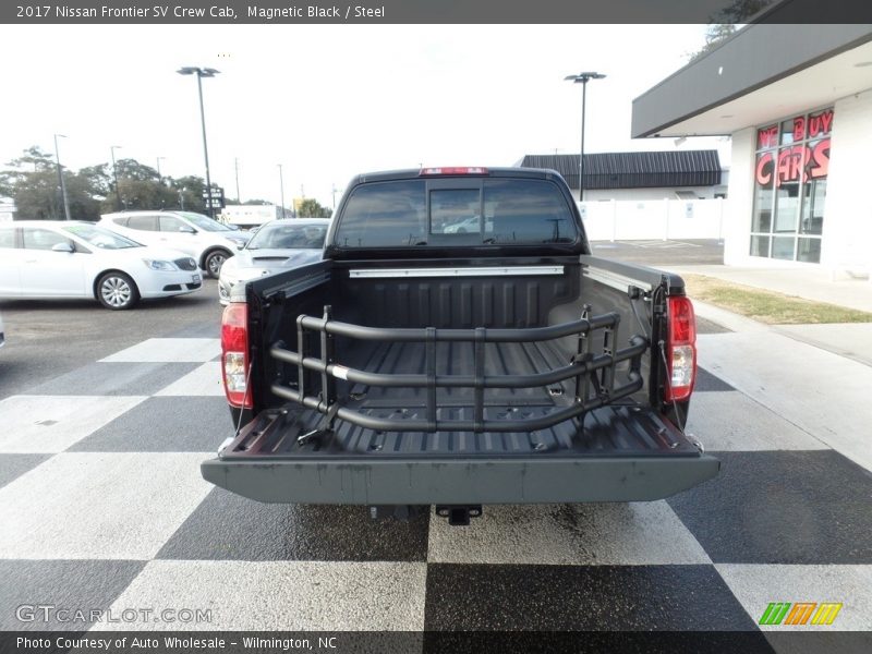 Magnetic Black / Steel 2017 Nissan Frontier SV Crew Cab