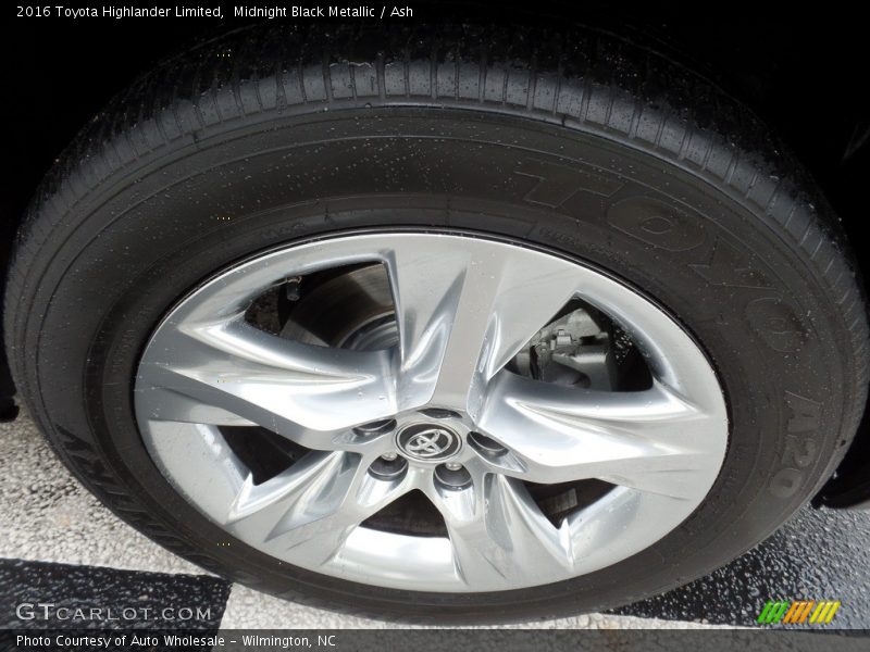 Midnight Black Metallic / Ash 2016 Toyota Highlander Limited