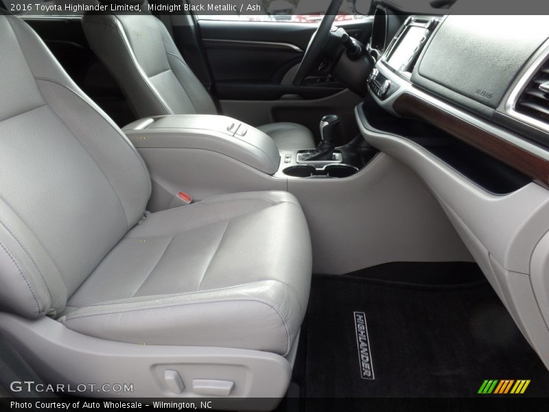 Midnight Black Metallic / Ash 2016 Toyota Highlander Limited