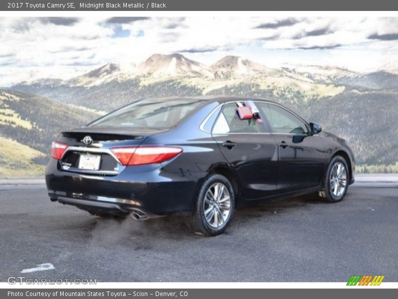 Midnight Black Metallic / Black 2017 Toyota Camry SE