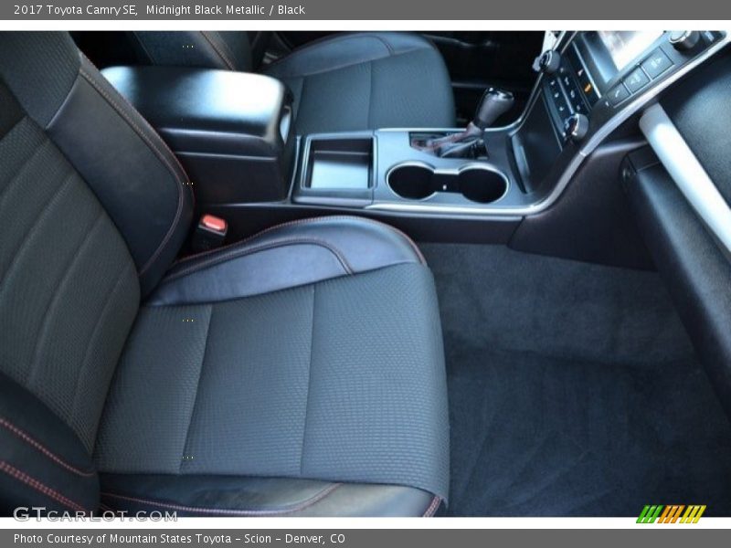 Midnight Black Metallic / Black 2017 Toyota Camry SE