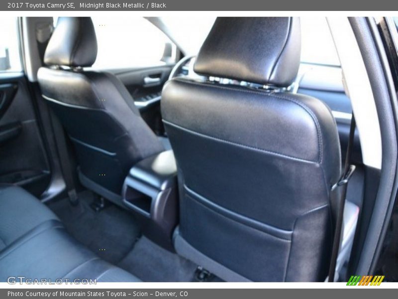 Midnight Black Metallic / Black 2017 Toyota Camry SE
