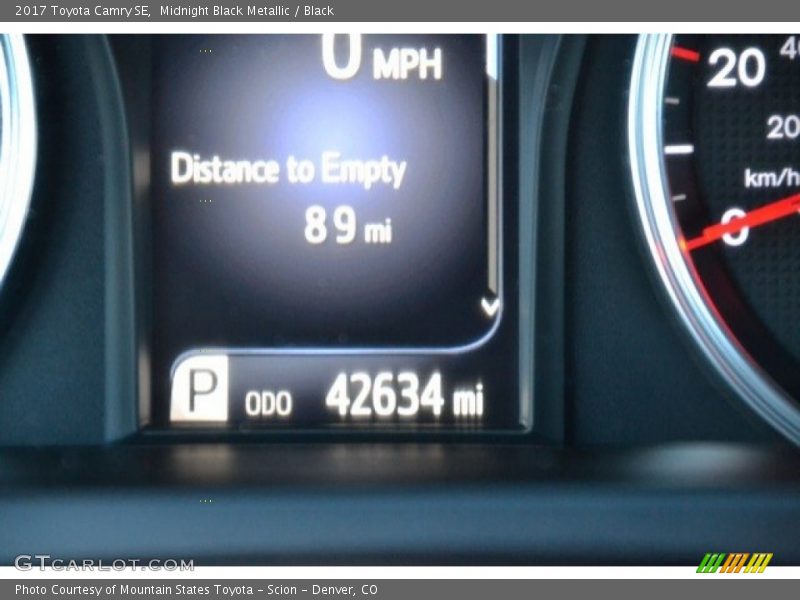 Midnight Black Metallic / Black 2017 Toyota Camry SE