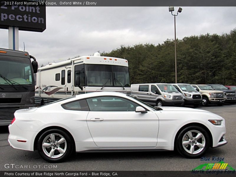 Oxford White / Ebony 2017 Ford Mustang V6 Coupe