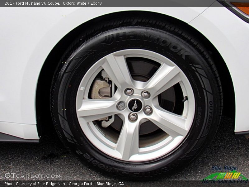 Oxford White / Ebony 2017 Ford Mustang V6 Coupe