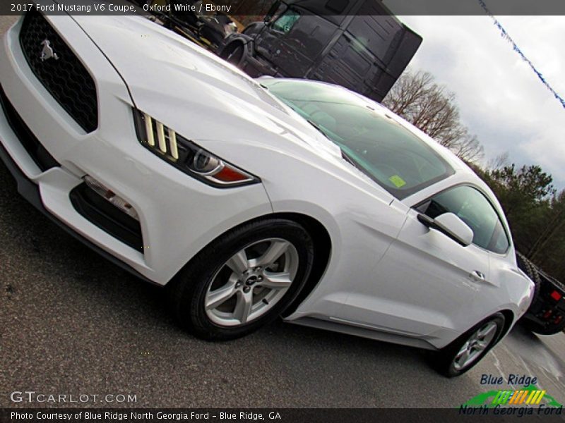 Oxford White / Ebony 2017 Ford Mustang V6 Coupe
