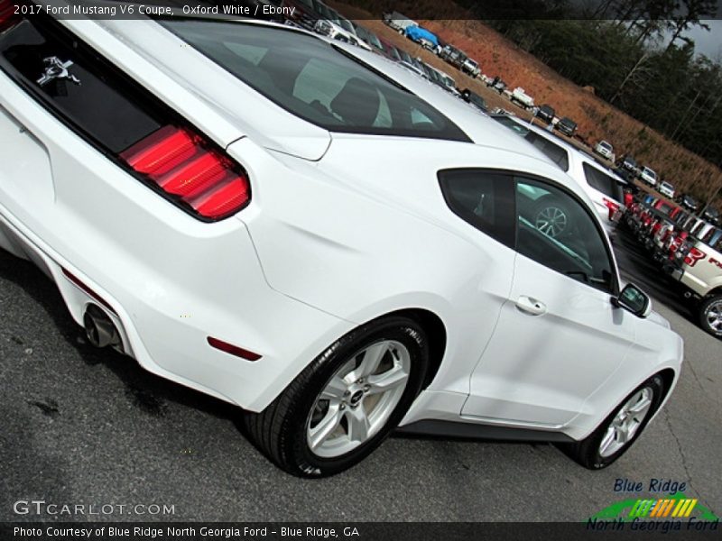 Oxford White / Ebony 2017 Ford Mustang V6 Coupe
