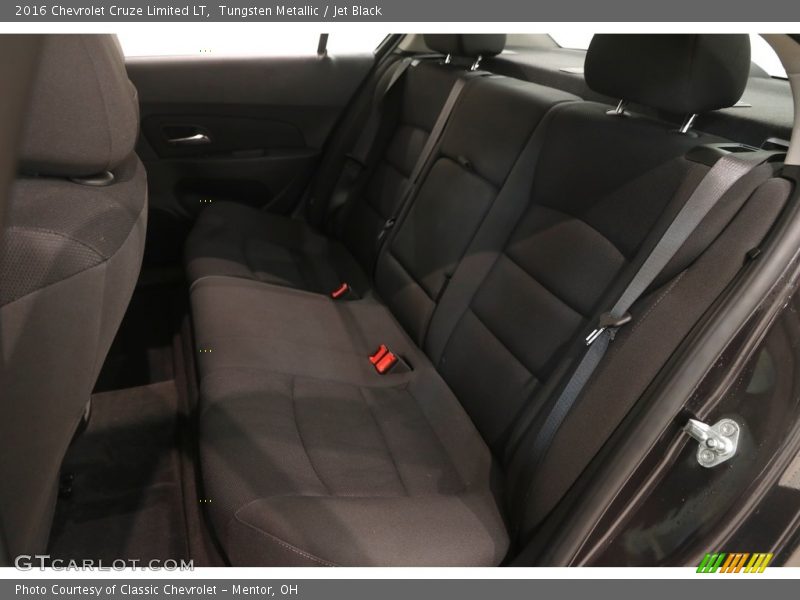 Tungsten Metallic / Jet Black 2016 Chevrolet Cruze Limited LT