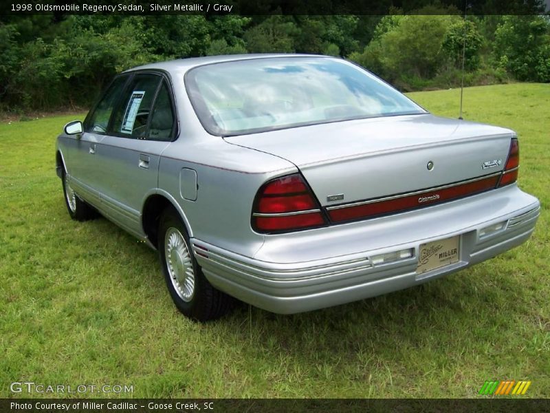 Silver Metallic / Gray 1998 Oldsmobile Regency Sedan