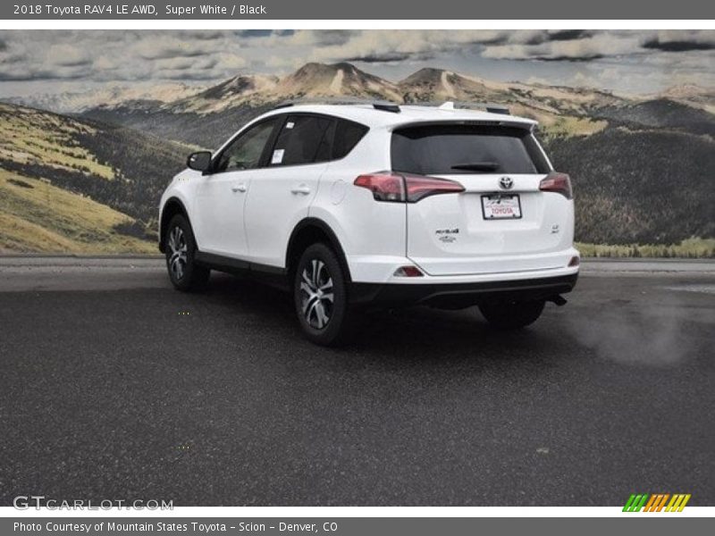 Super White / Black 2018 Toyota RAV4 LE AWD