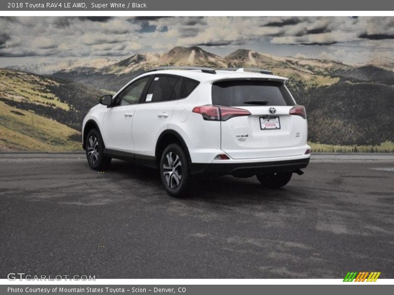 Super White / Black 2018 Toyota RAV4 LE AWD