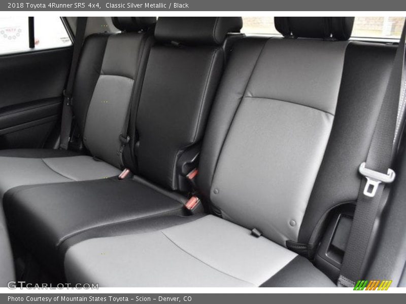 Classic Silver Metallic / Black 2018 Toyota 4Runner SR5 4x4