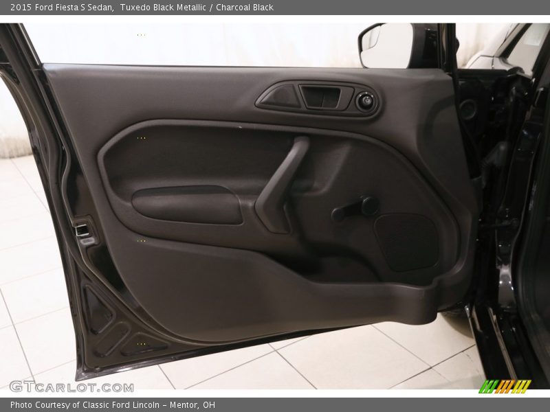 Tuxedo Black Metallic / Charcoal Black 2015 Ford Fiesta S Sedan